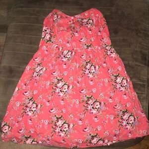 Pattern pink strapless dress